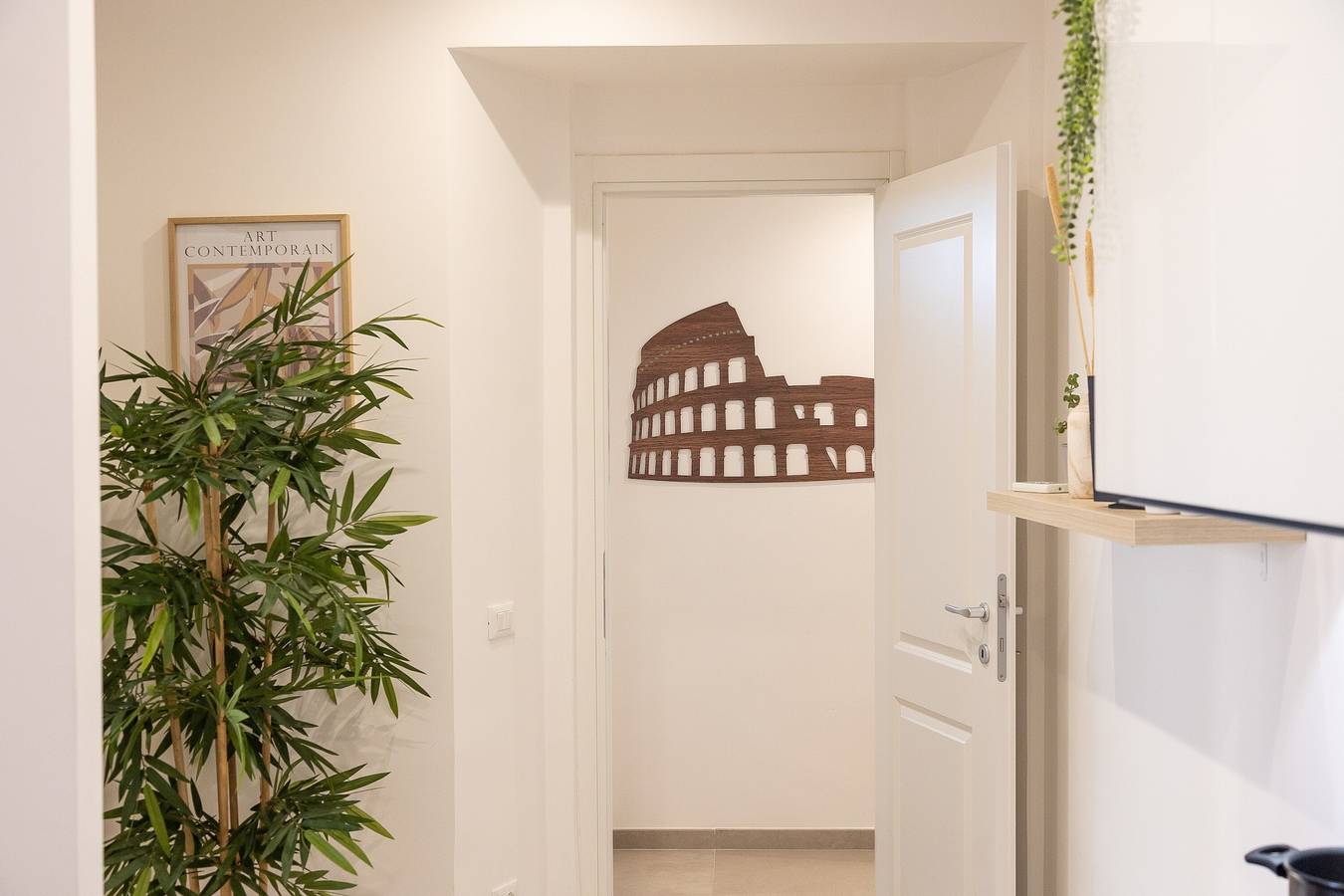 Entire apartment, Apartment 'Trilocale' close to City Centre with Wi-Fi in Rome City Center, Rome