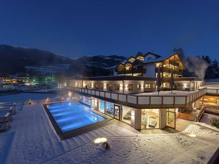 Hotel für 4 Personen, mit Whirlpool und Garten sowie Balkon - 1