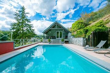 Gîte pour 12 personnes, avec terrasse et jardin à Maredsous