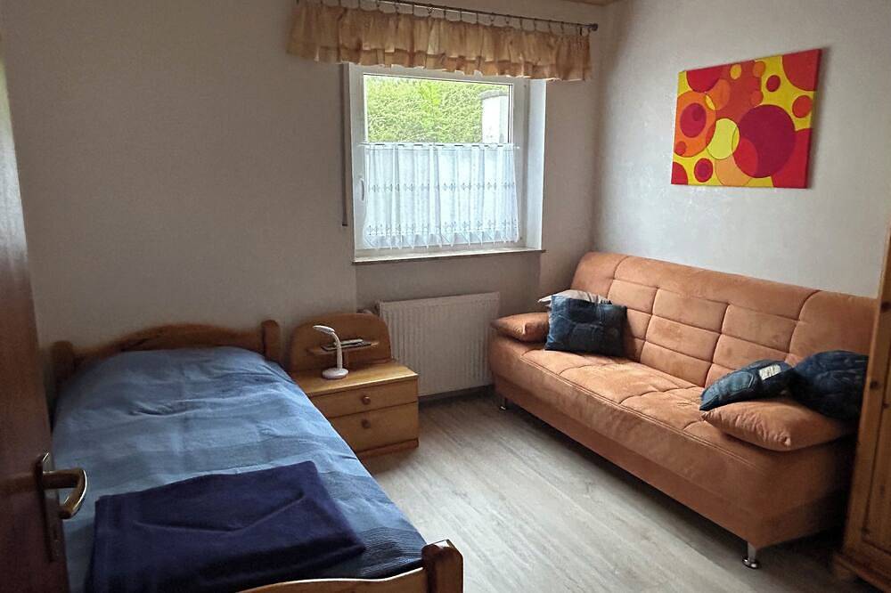 Ganze Wohnung, Gemütliche und ruhige Ferienwohnung (ca. 88 qm) in Pellingen bei Trier in Pellingen, Landkreis Trier-Saarburg