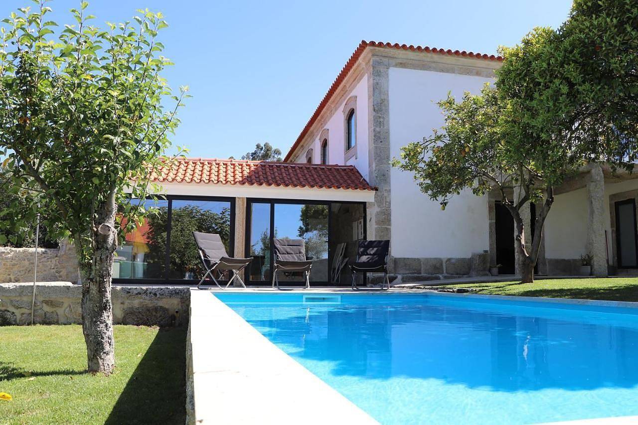 Hus för 12 Personer i Vila de Punhe, Norra Portugal
