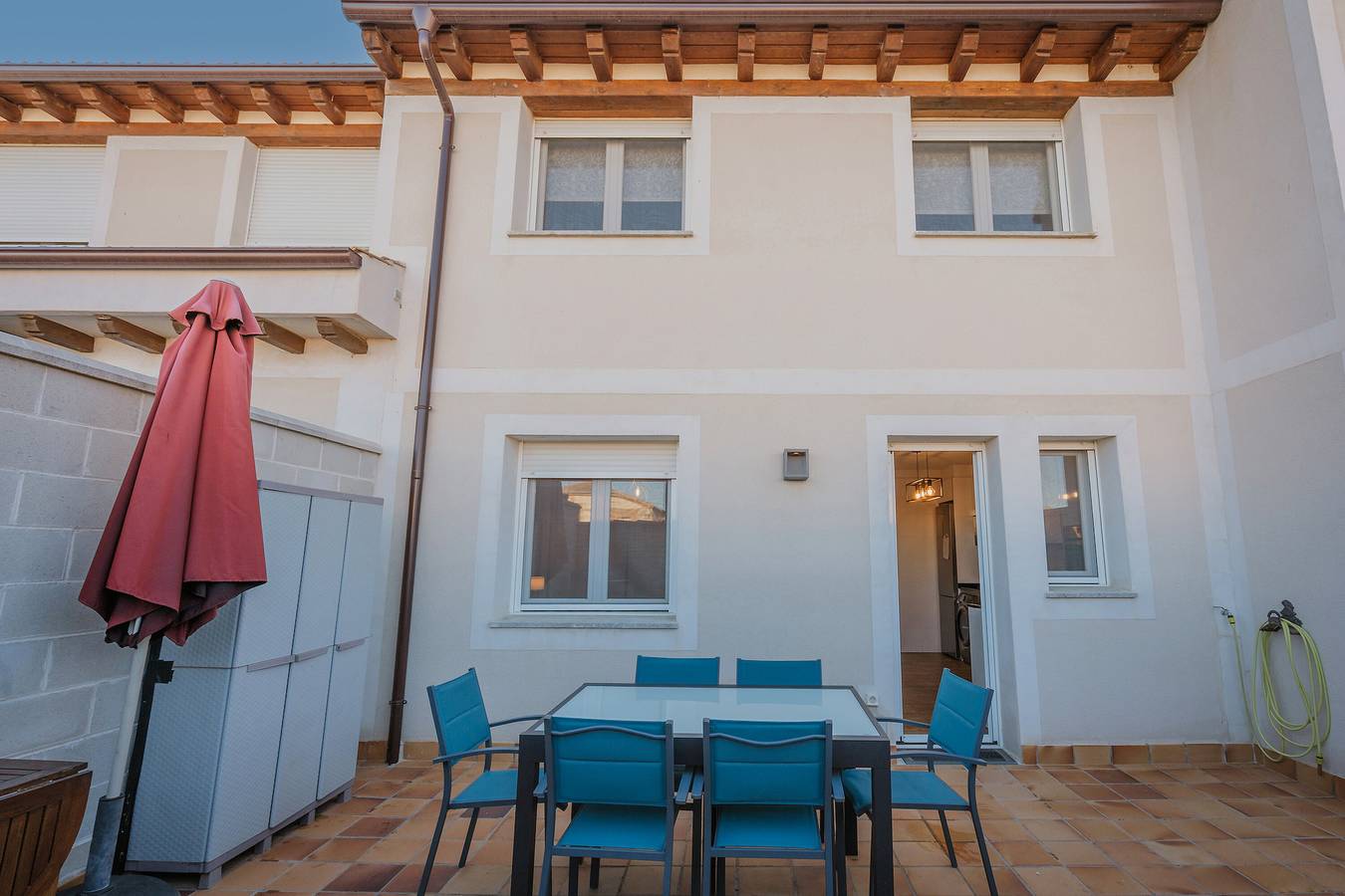 Ferienhaus 'Las Natillas Con V' mit Bergblick, privater Terrasse und Wlan in Martín Miguel, Segovia Provinz