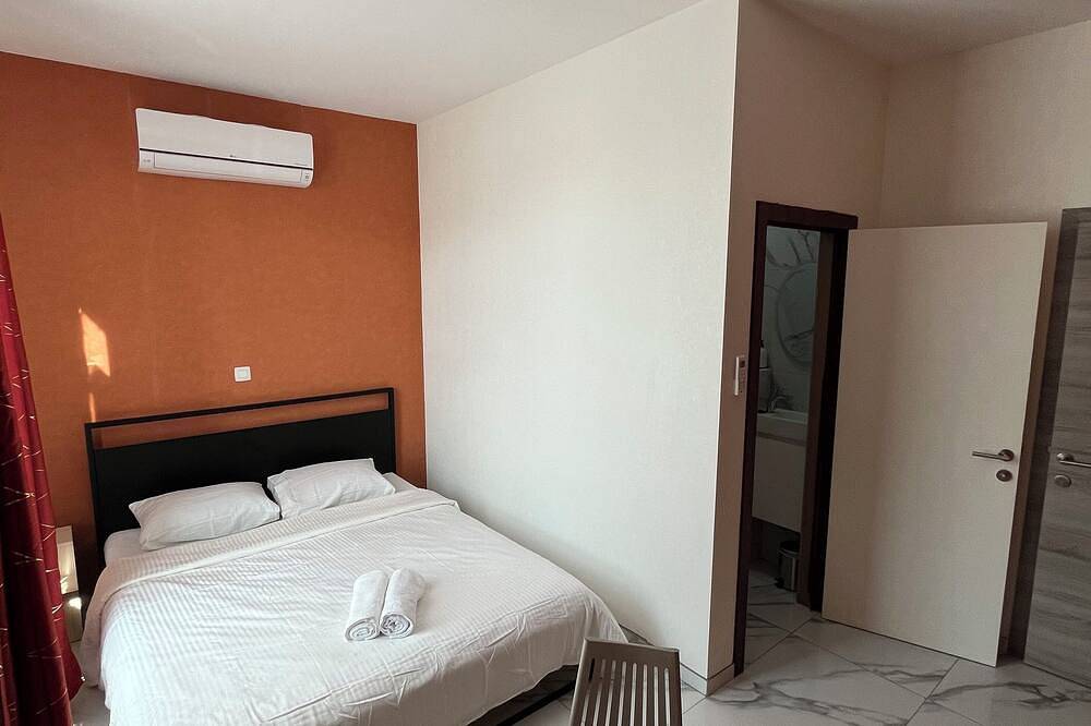 5 suites-2 kitchens-5 bathrooms in Gosselies, Charleroi