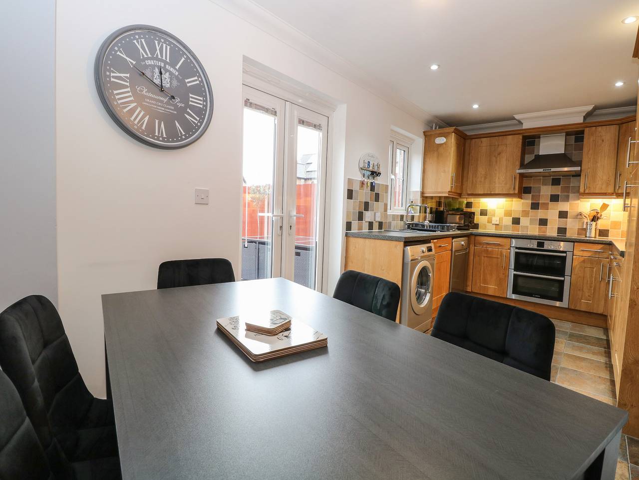 19 Stablefield Way in Hemsby, Great Yarmouth