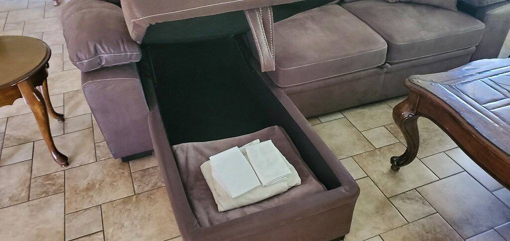 Perfekt für den Kurzurlaub in kleinen Gruppen oder für 2 Familien, die unter einem Dach bleiben möchten in Lake Elsinore, Riverside County