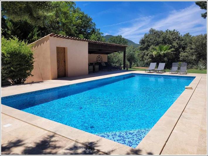 Maison de vacances pour 5 personnes, avec jacuzzi ainsi que piscine et terrasse