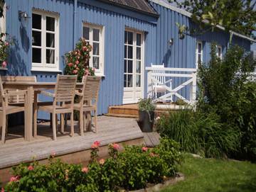 Ferienhaus für 4 Personen, mit Terrasse und Ausblick sowie Garten und Sauna in Esgrus