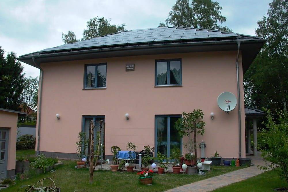 Ganze Wohnung, Villa  Alexa  Ferienwohnung   -  familienfreundlich und auch mit Haustieren in Woltersdorf, Region Oder - Spree