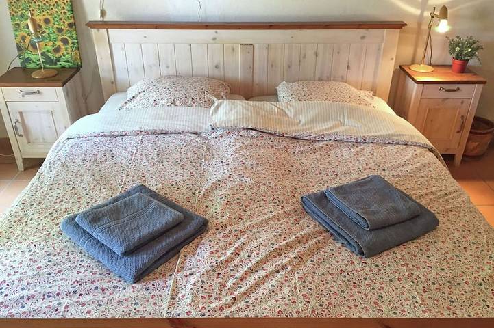 Location de vacances pour 8 personnes, avec piscine ainsi que jardin et terrasse, animaux acceptés à Villecroze - 4