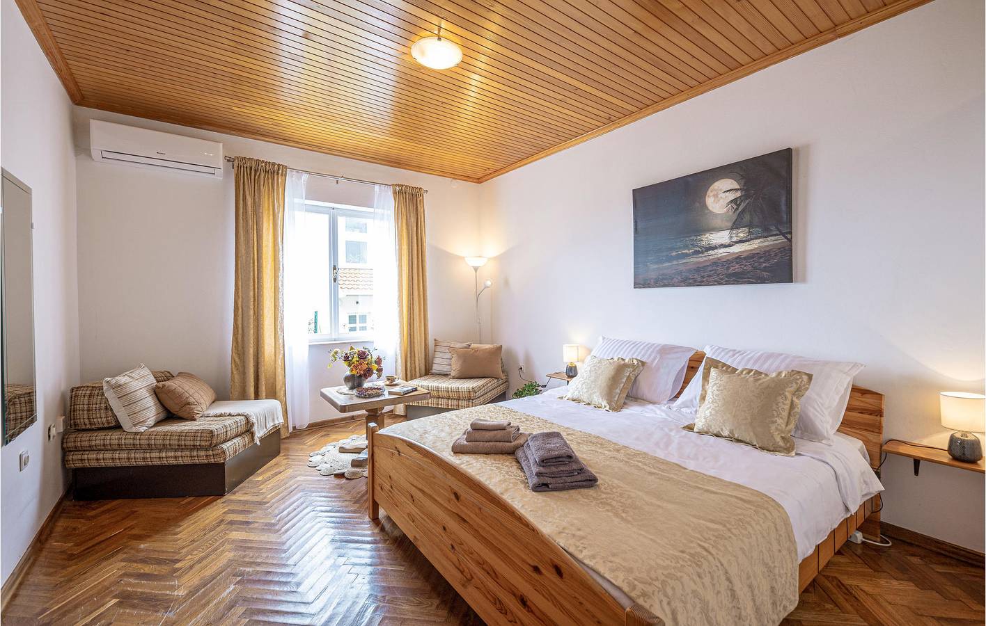 Ganze Ferienwohnung, Gemütliche Wohnung mit Terrasse, in Strandnähe und mit Parkplatz in Podstrana, Split-Dalmatien