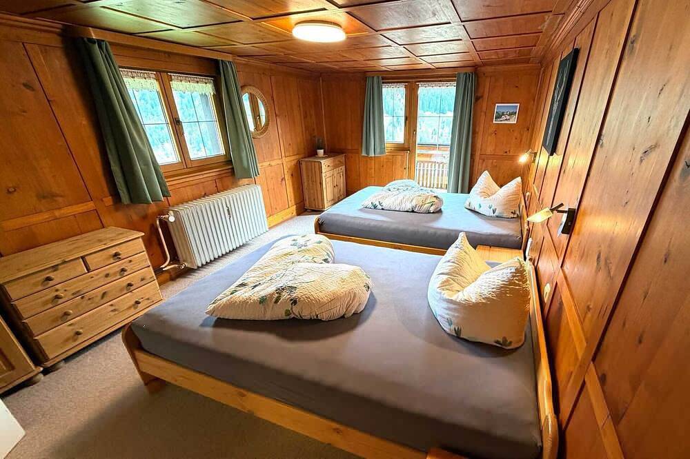 Ganze Wohnung, Ferienwohnung mit zwei Schlafzimmern und Balkon in Hirschegg Kleinwalsertal, Mittelberg