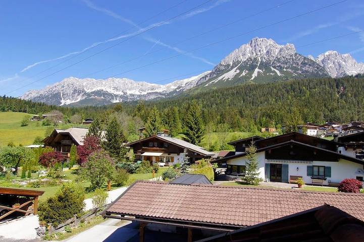 Ferienwohnung für 5 Personen, mit Balkon und Pool in Ellmau