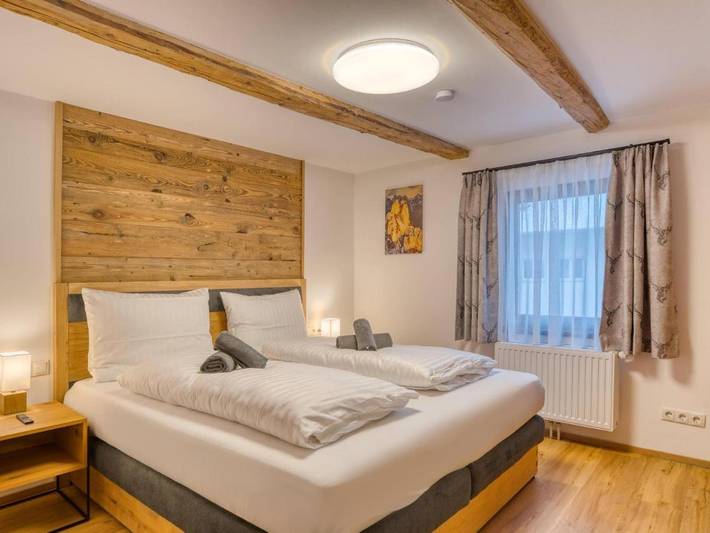 Chalet für 12 Personen, mit Balkon und Garten sowie Sauna - 1