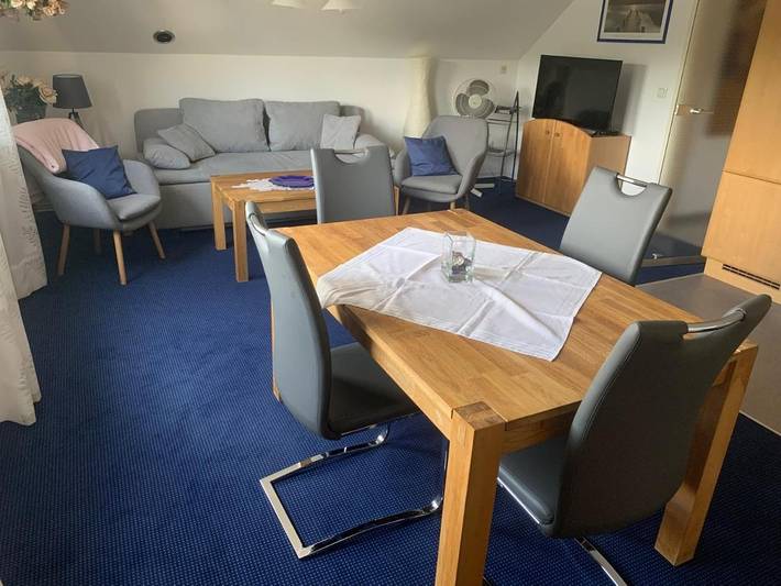 Ferienwohnung für 6 Personen, mit Balkon und Terrasse sowie Ausblick in Waldsolms