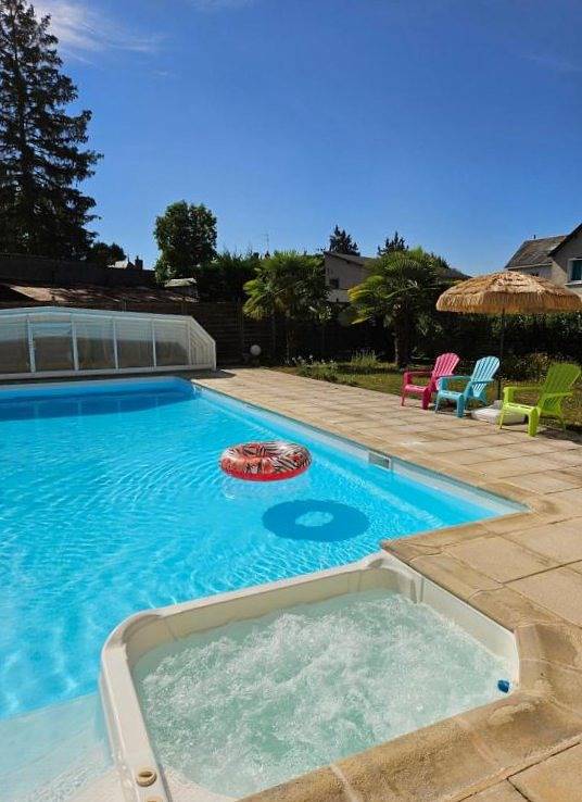 Gîte pour 5 personnes, avec piscine ainsi que jardin et terrasse à Chisseaux - 2