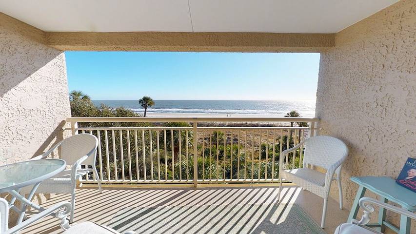 Villa for 5 people, with balcony and pool as well as hot tub in Palmetto Dunes