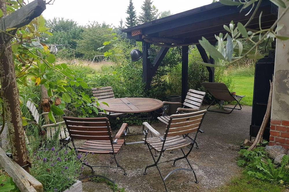 Niedliches kleines Ferienhäuschen auf Rügen nahe Stralsund in Altefähr, Rügen