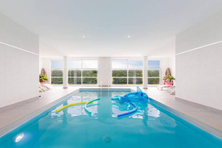 Villa pour 6 personnes, avec jardin ainsi que piscine et jacuzzi, adapté aux familles - 1