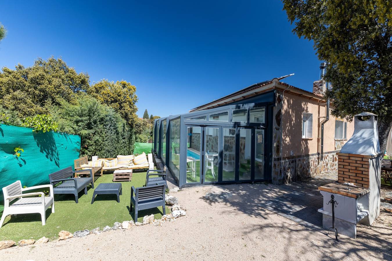 La Casa De Trasto - Chalet con Piscina Privada Climatizada y Vistas a la Montaña in Ituero y Lama, Provincia de Segovia