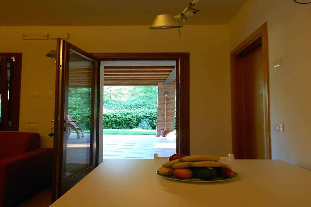 Entire apartment, Asolo Retreat with Garden in Asolo, Treviso Province