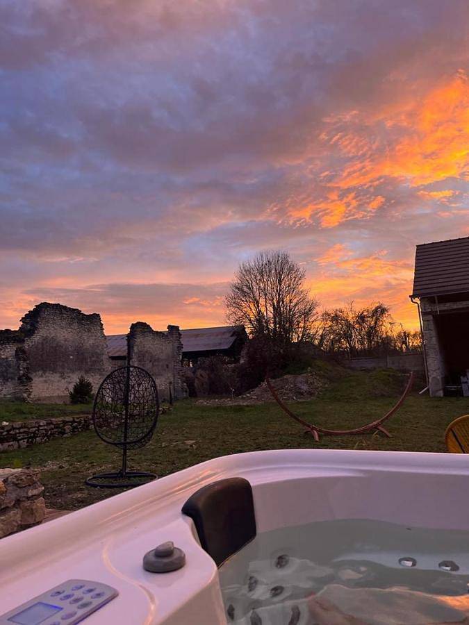 Location de vacances pour 9 personnes, avec Jacuzzi et Terrasse dans Sceaux-du-Gâtinais