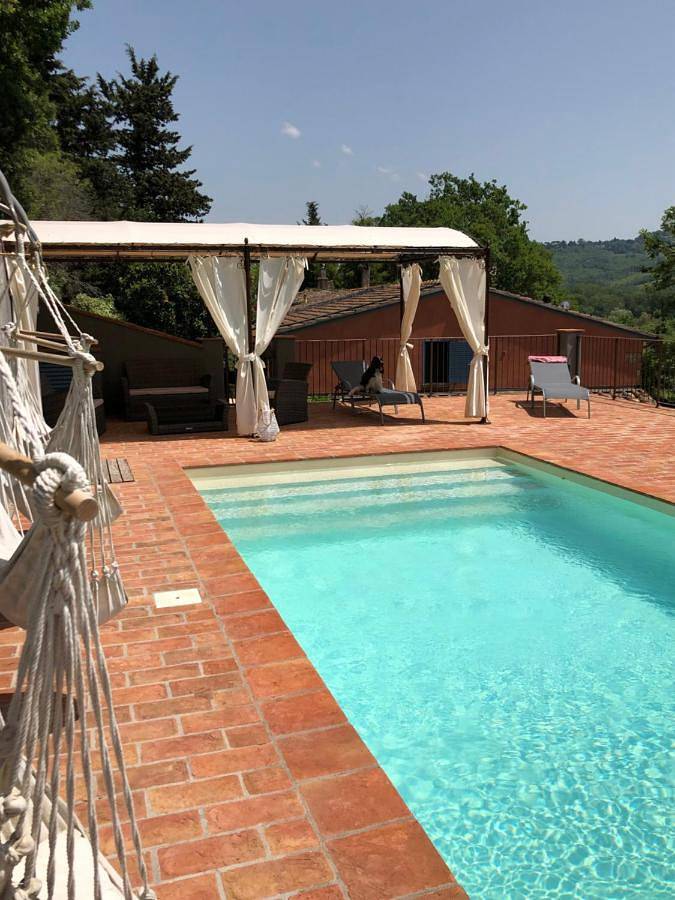 B&b per 4 persone, con Terrazza e Giardino nonché Piscina e Panorama in Costa degli Etruschi