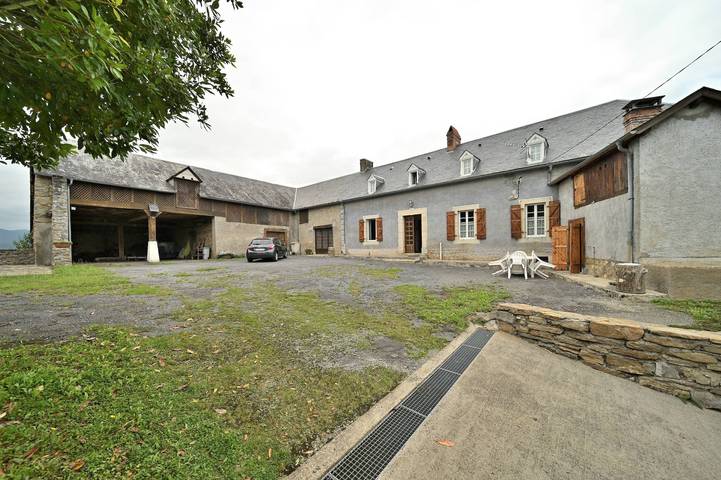 Location de vacances pour 8 personnes, avec jardin, adapté aux familles à Mauvezin (Hautes-Pyrénées)