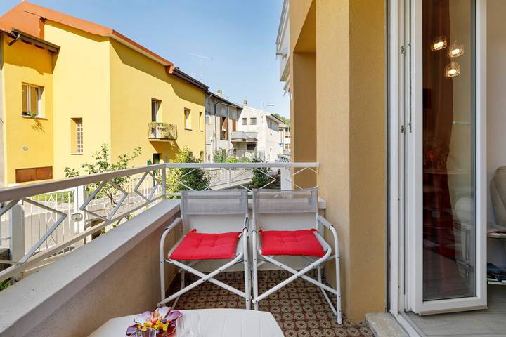Appartement entier, Appartement « Guest House Nuvola » avec jardin commun, Wi-Fi et climatisation in Lucino, Montano Lucino