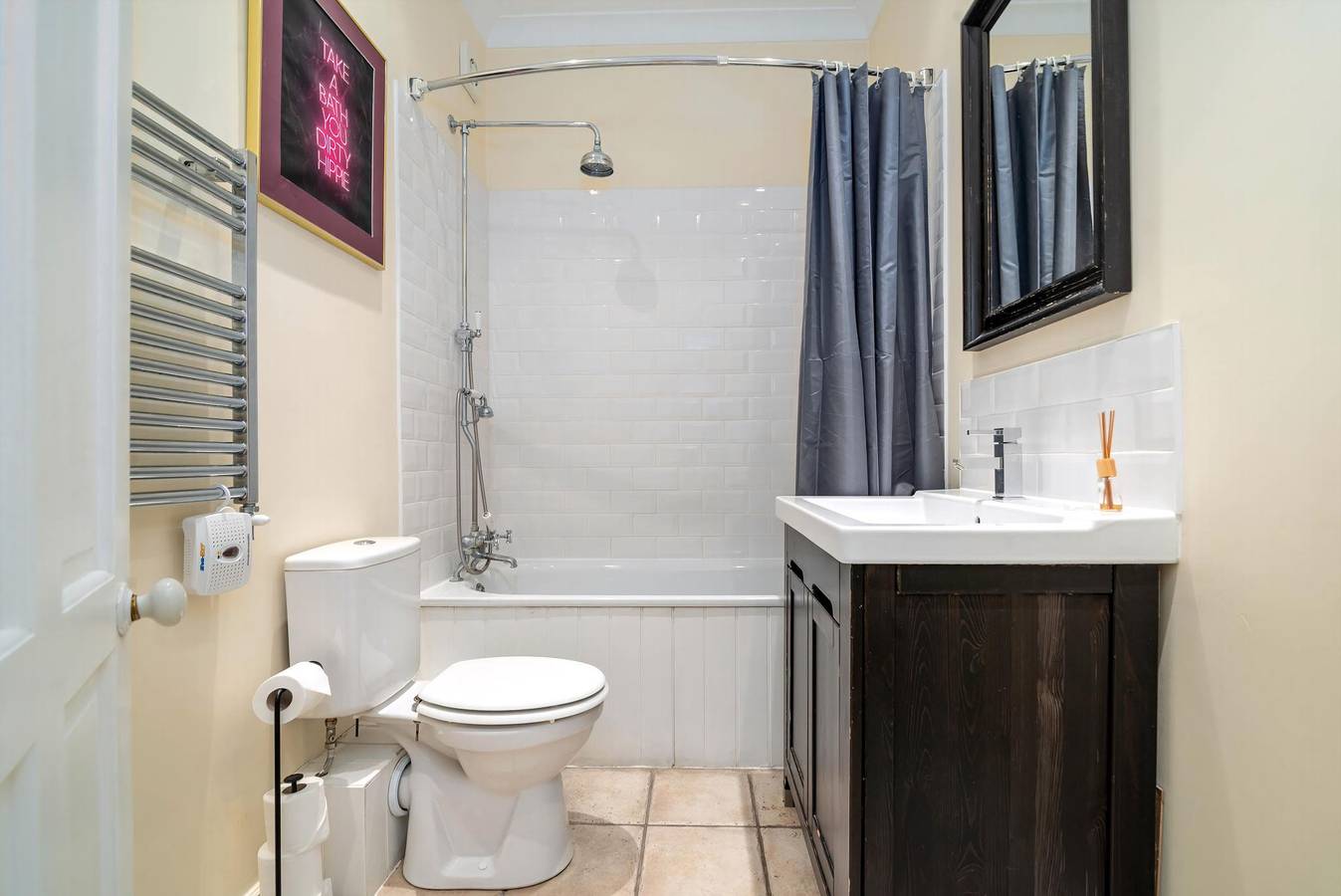 Entire apartment, Guestready - Spacious & Stylish 1Br in Camden in Camden, London