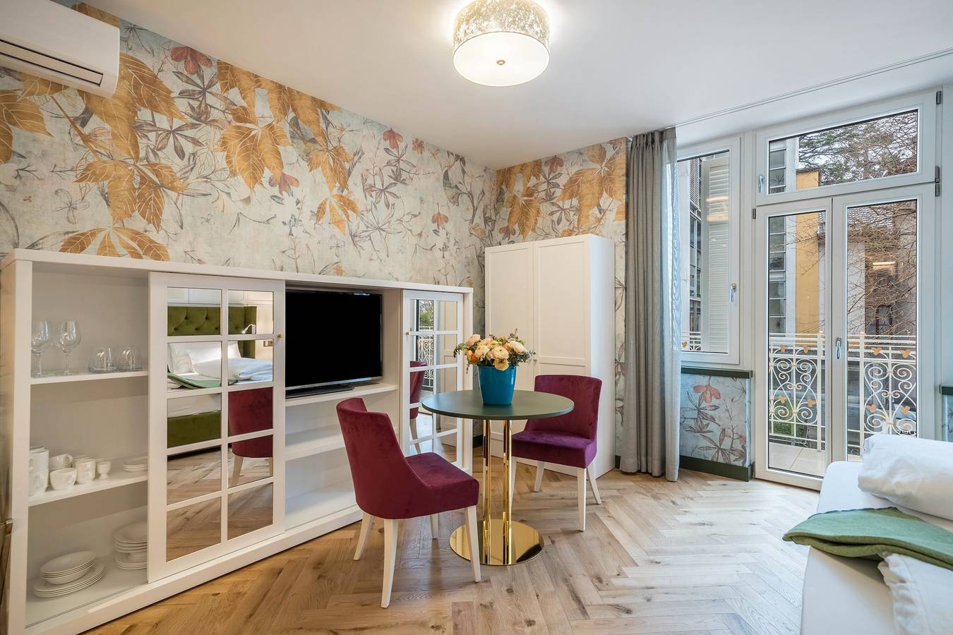Ganzes Studio, Villa Steiner 1 - Silverstone - Einraum-Appartement mit Südbalkon, Klimaanlage und W-Lan in Meran, Texelgruppe