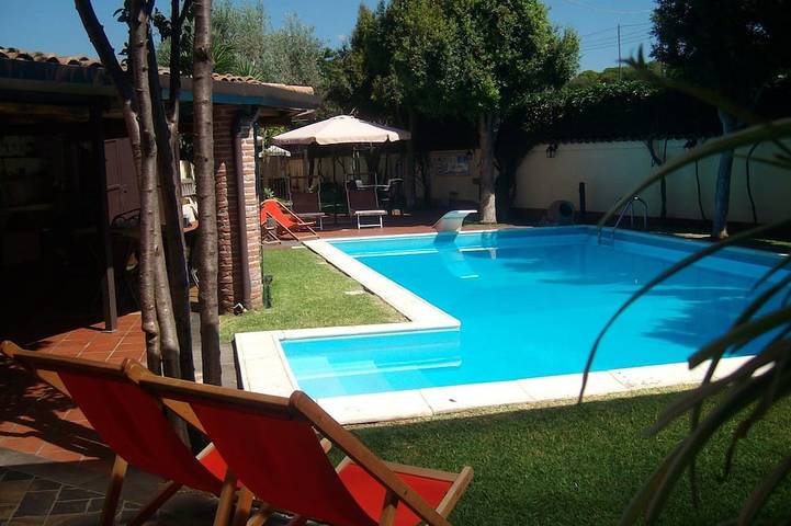 Villa for 9 people, with garden and hot tub, with pets - 1