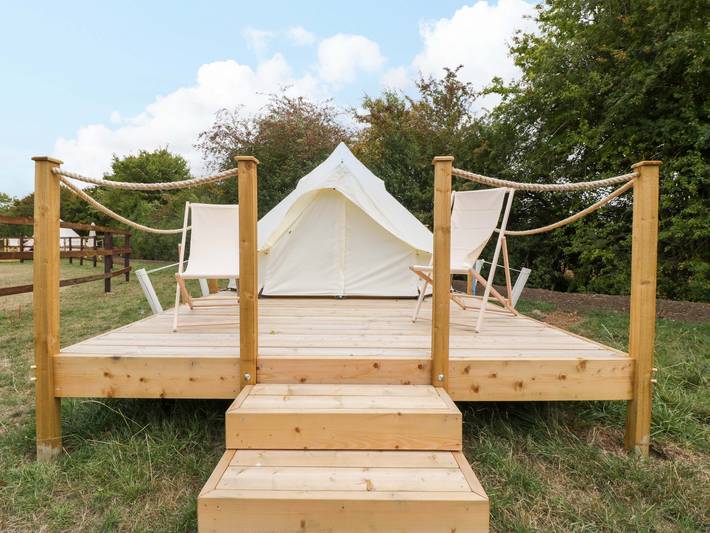 Hut for 2 people, with garden in Wiltshire
