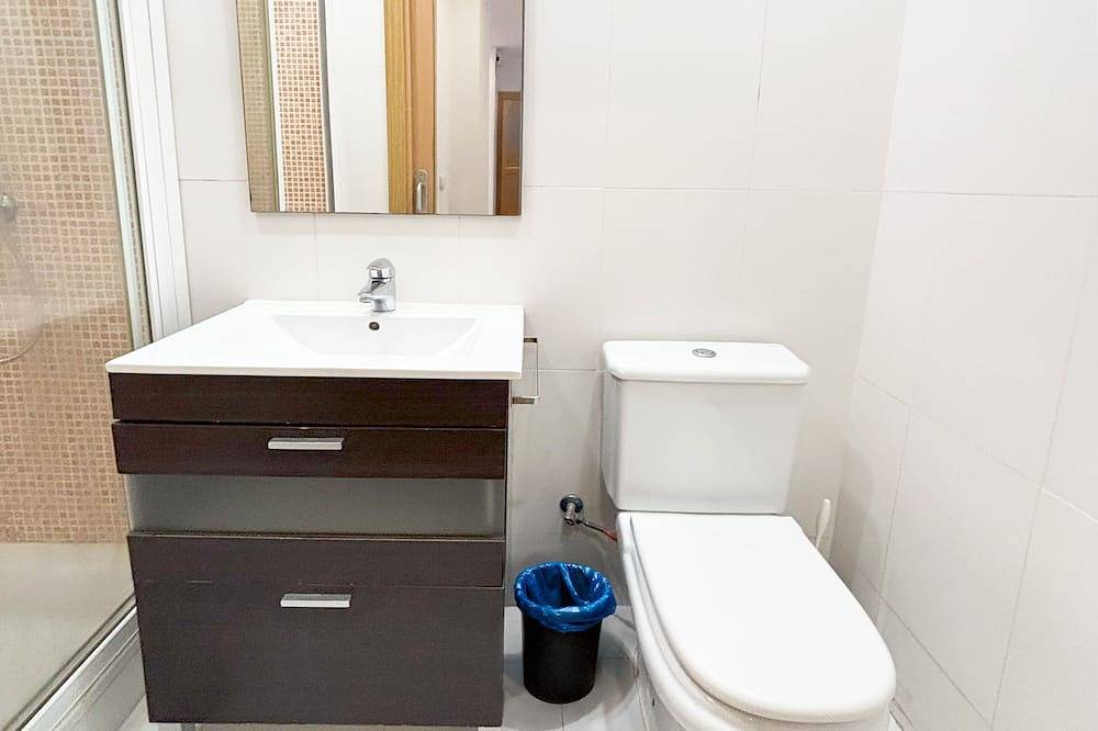 Geheel appartement, With bright and spacious patio in Tetuán, Madrid
