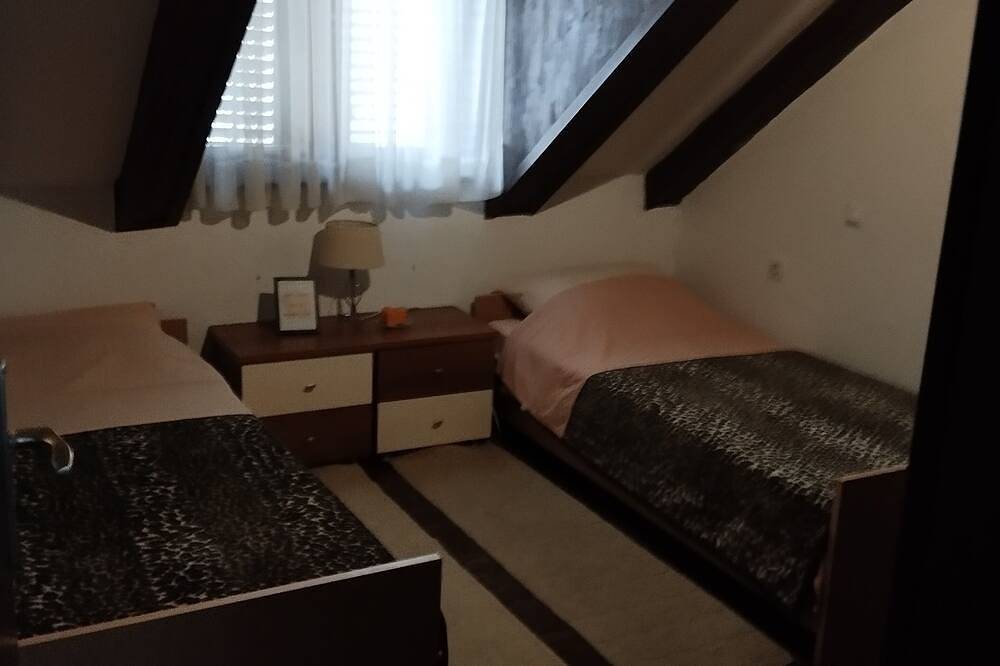 Apartamento entero, Potkrovlje apartman Jasna 1 Knin in Zagora Dálmata