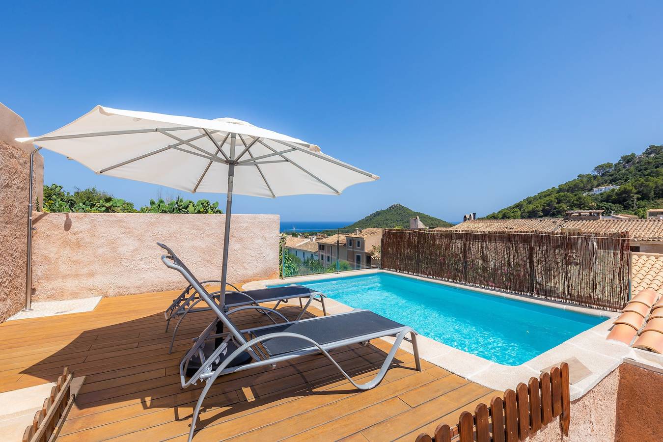 Vacation Home "Can Binitu" with Sea View, Mountain View, Balcony, Garden & Pool in Capdepera, East Majorca