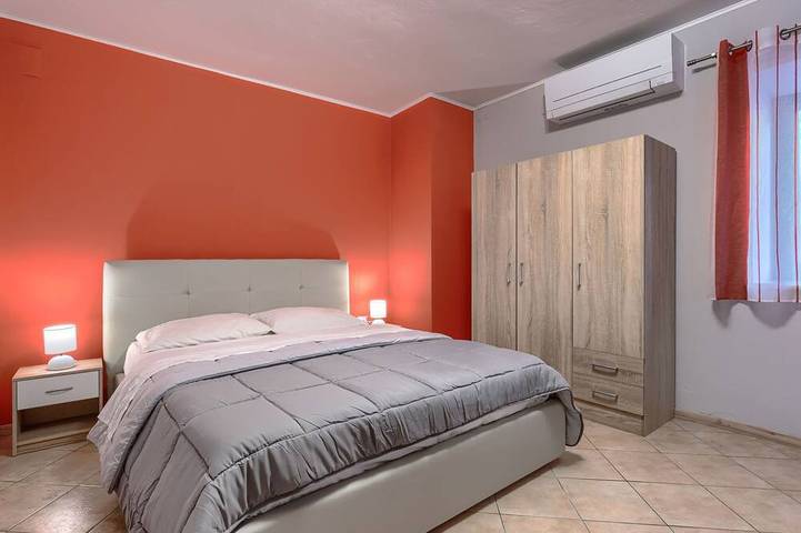 Location de vacances pour 7 personnes, avec Piscine à Lozari - 2