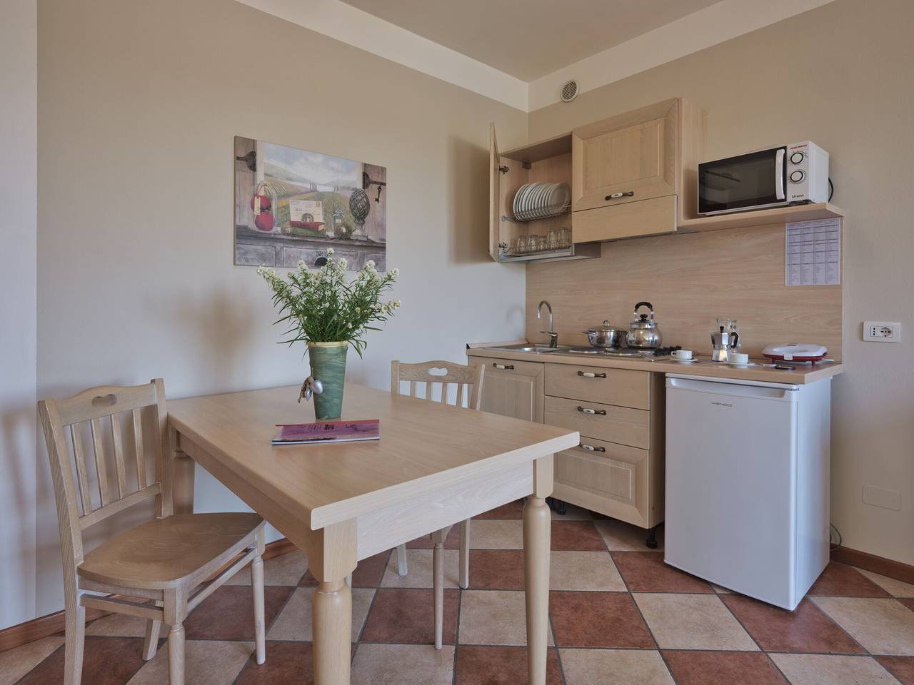 Ganze Wohnung, Studio in der Residence Eden in Peschiera in Castelnuovo Del Garda, Gardasee-Berge