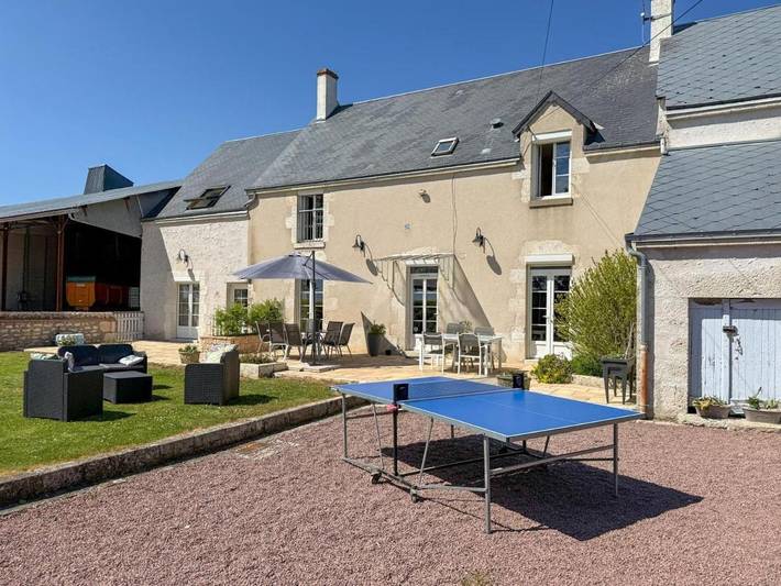 Location de vacances pour 9 personnes, avec terrasse et jardin dans La Chapelle-Saint-Martin-en-Plaine