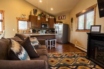 Chalet for 2 Guests in Estes Park, Rocky Mountain National Park, Picture 3