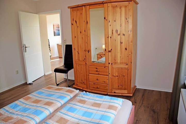 Ganze Wohnung, Ferienwohnung im Ostseebad Göhren (01) - Ferienwohnung mit Balkon (01) in Göhren, Rügen