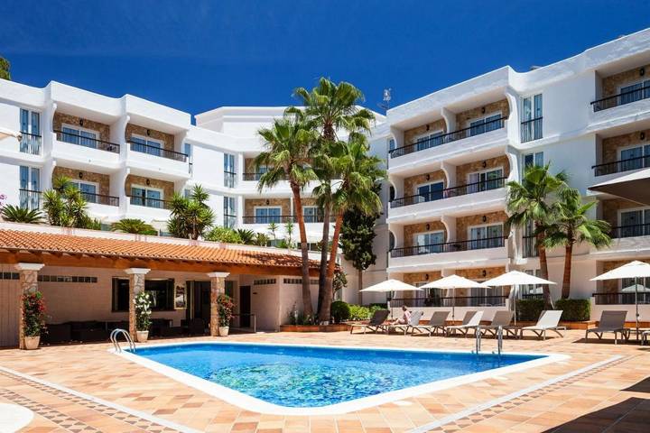 Apartamento para 4 personas, con Terraza y Jardín además de Piscina para niños y Piscina en S'Argamassa