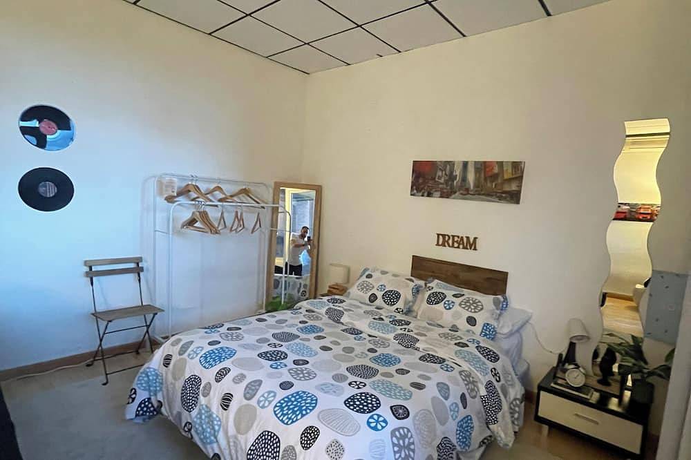 Apartamento entero, Cozy & Sunny Loft With Terrace. 10 Minutes Downtown in Cornellá de Llobregat, Bajo Llobregat