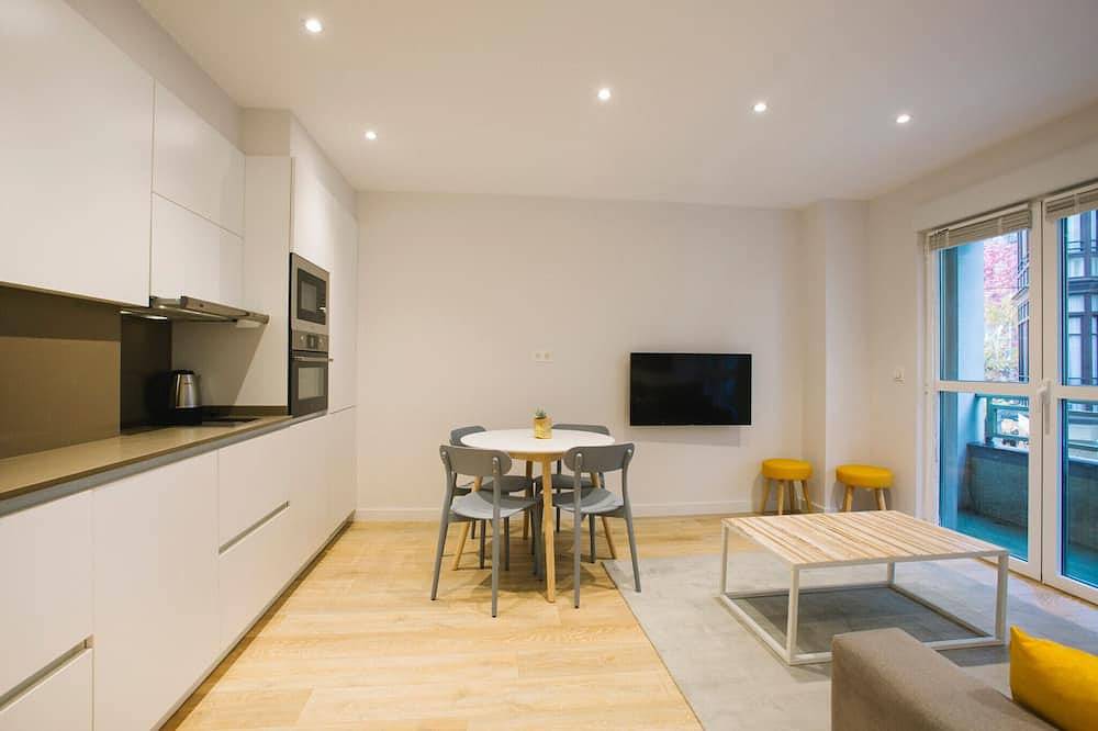 Apartamento entero, E1 Apartment With Balcony In San Marcial 33 in Playa de la Concha, San Sebastián