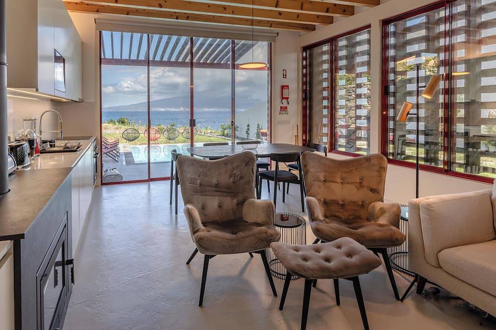 Beach House in Praia do Almoxarife, Faial