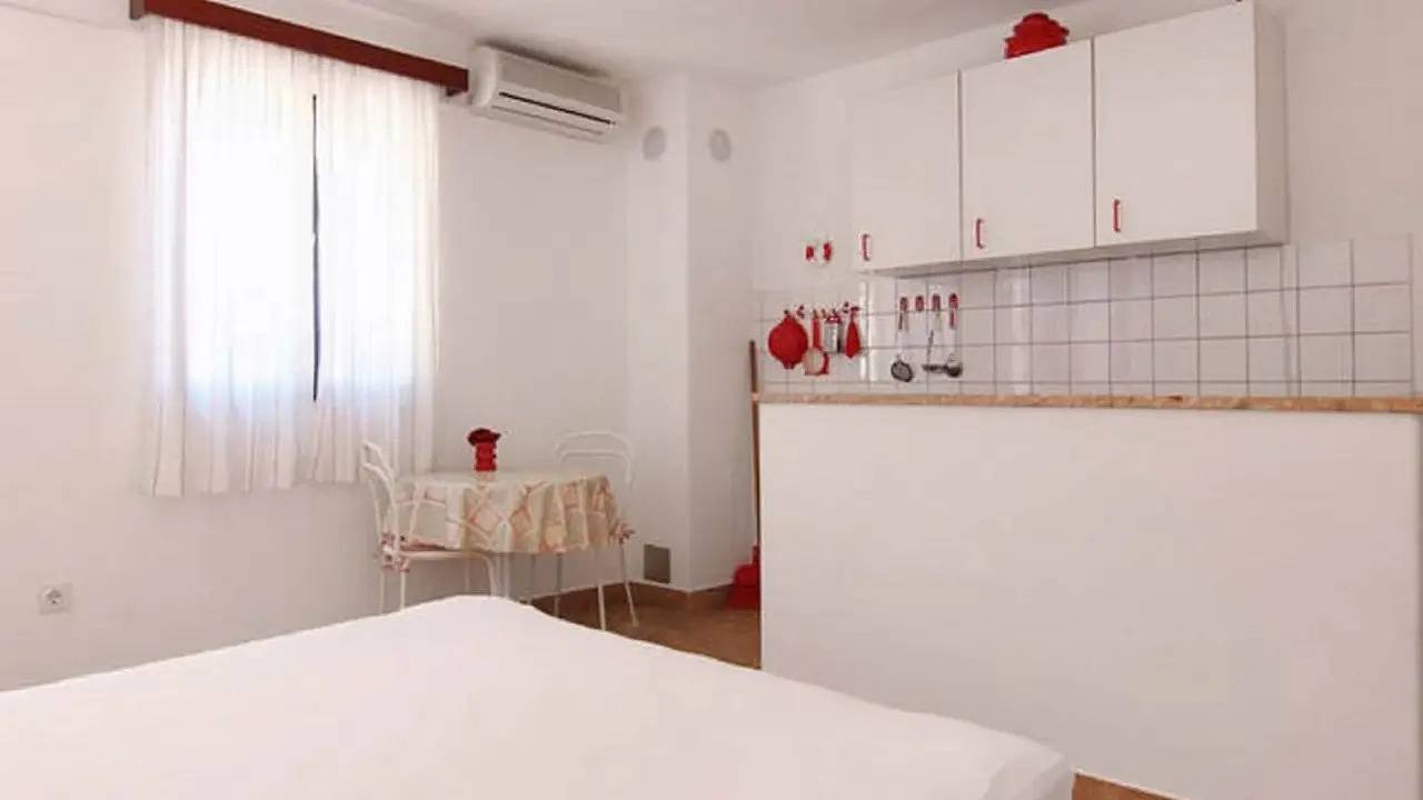 Ganze Ferienwohnung, Ferienwohnung für 2 Personen (24 m²) in Bol in Bol, Brac
