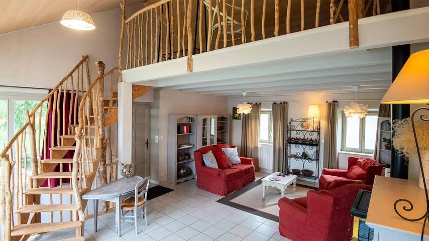 Gîte pour 6 personnes, avec piscine et jardin