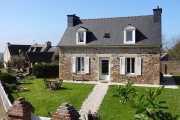 Gîte pour 5 personnes, avec jardin dans L'Arcouest