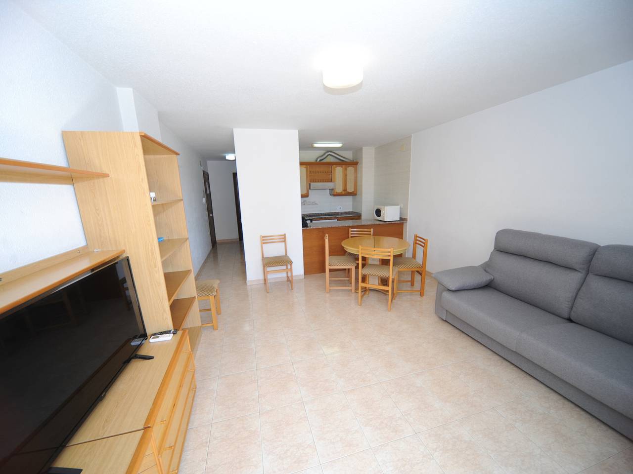 Entire apartment, Holidays in Peñiscola: Beach & Pools in Peñiscola, Costa del Azahar