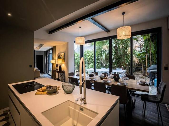 Maison de vacances pour 14 personnes, avec jacuzzi et jardin ainsi que piscine et terrasse, adapté aux familles à Perros-Guirec