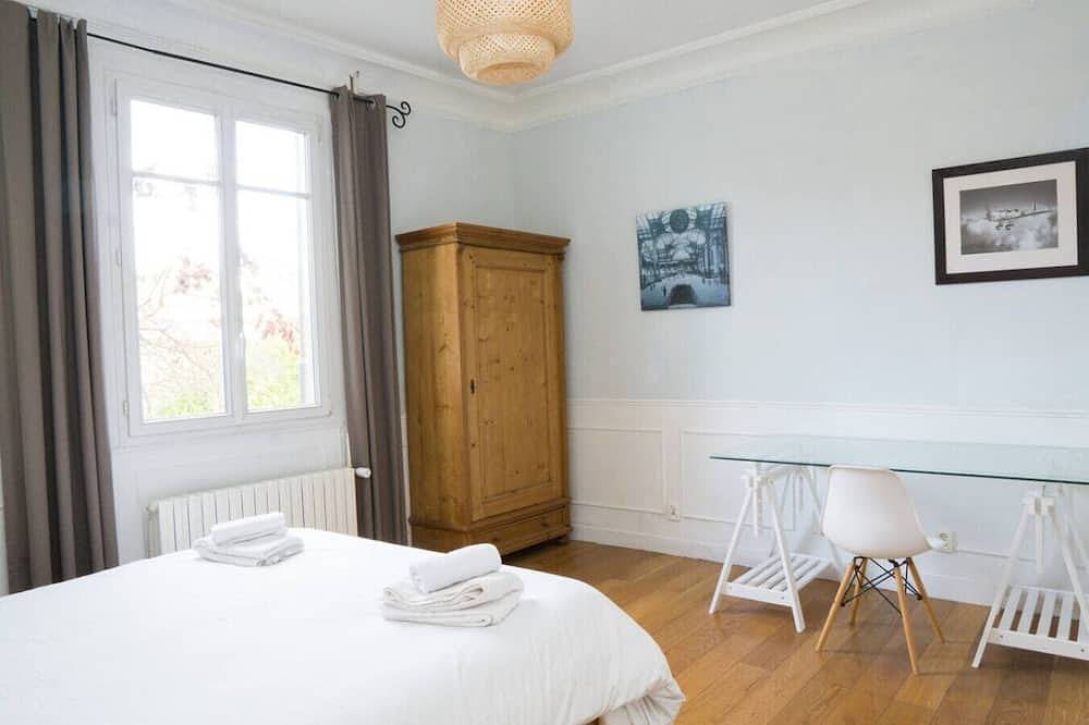 Beautiful house near train station - 20 min Paris in Rueil-Malmaison, Altos del Sena